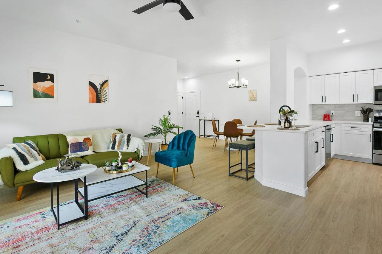 Cozysuites Glendale By The Stadium With Pool 03 Bagian luar foto