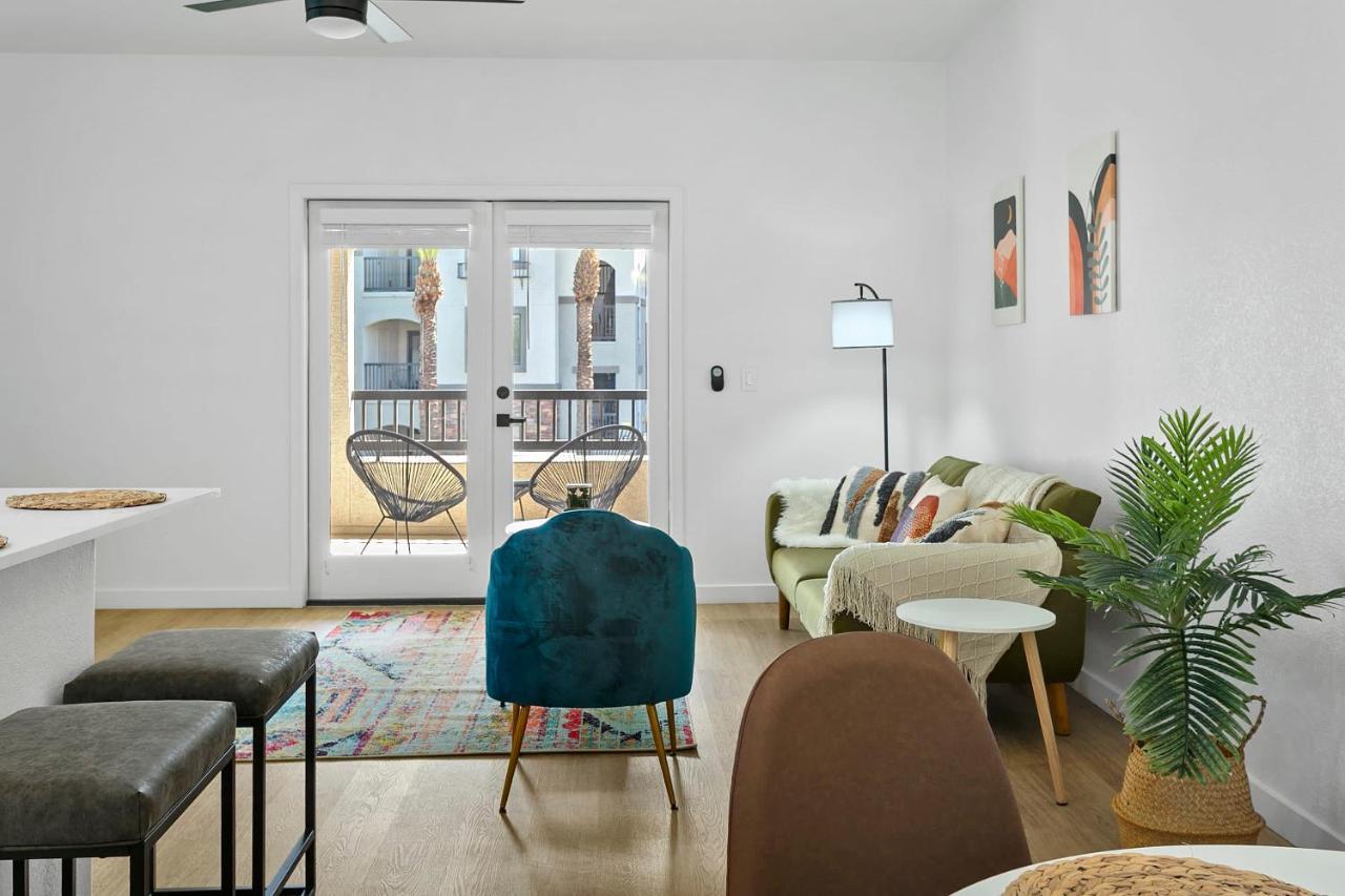 Cozysuites Glendale By The Stadium With Pool 03 Bagian luar foto