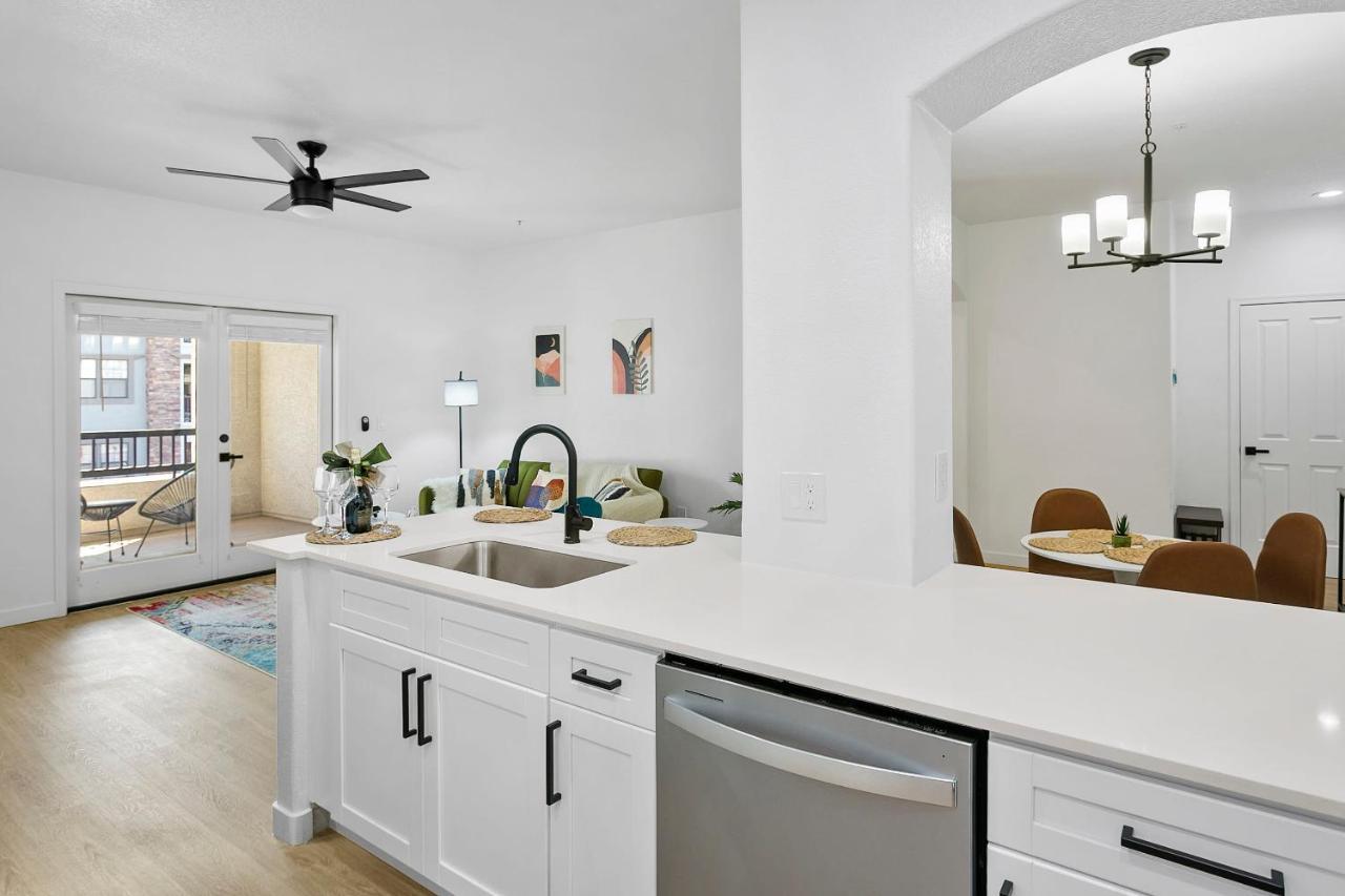 Cozysuites Glendale By The Stadium With Pool 03 Bagian luar foto