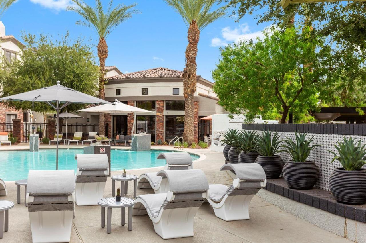 Cozysuites Glendale By The Stadium With Pool 03 Bagian luar foto