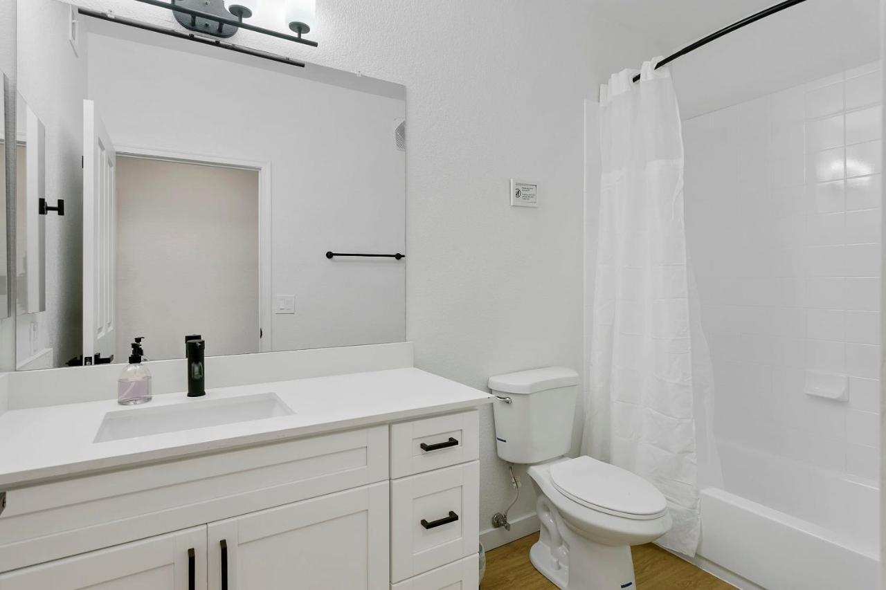 Cozysuites Glendale By The Stadium With Pool 03 Bagian luar foto