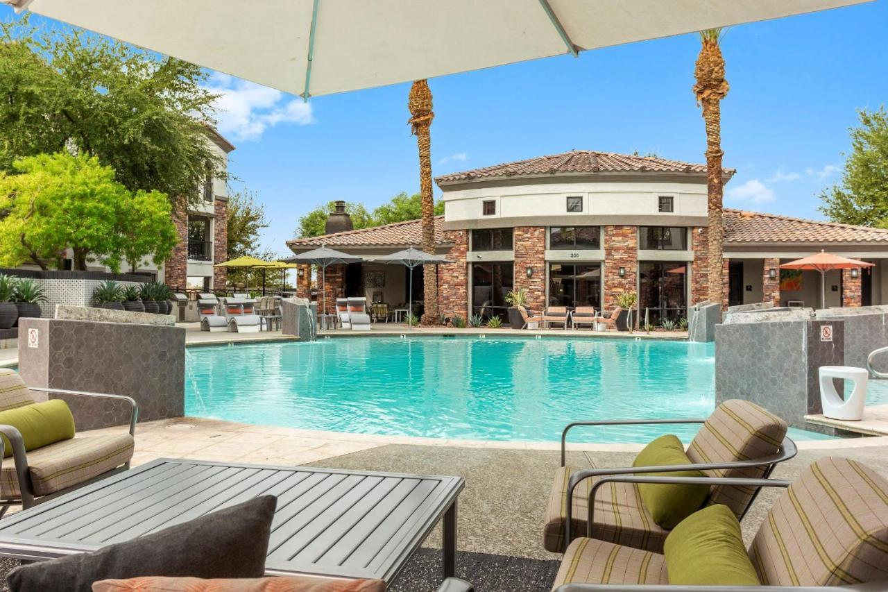 Cozysuites Glendale By The Stadium With Pool 03 Bagian luar foto
